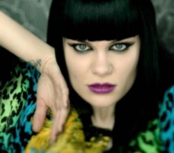 Jessie_J-Domino
