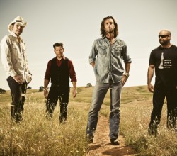 Roger Clyne & The Peacemakers