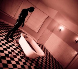american-horror-story-bathroom