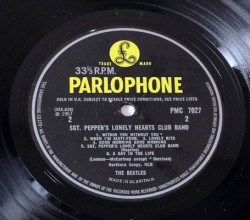 The Beatles - Sgt. Pepper's Lonely Hearts Club Band center ring