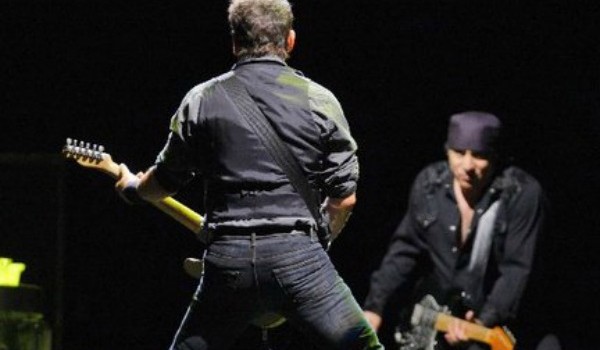 bruce-springsteen-giants-stadiumjpg-e118c3be6824b4e2_large[1]