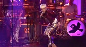 Watch Robyn Perform “Call Your Girlfriend” and “Dancing on My Own” on “SNL”