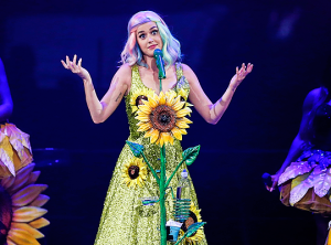 Prismatic-World-Tour-in-Shangai-katy-perry-38420292-540-400